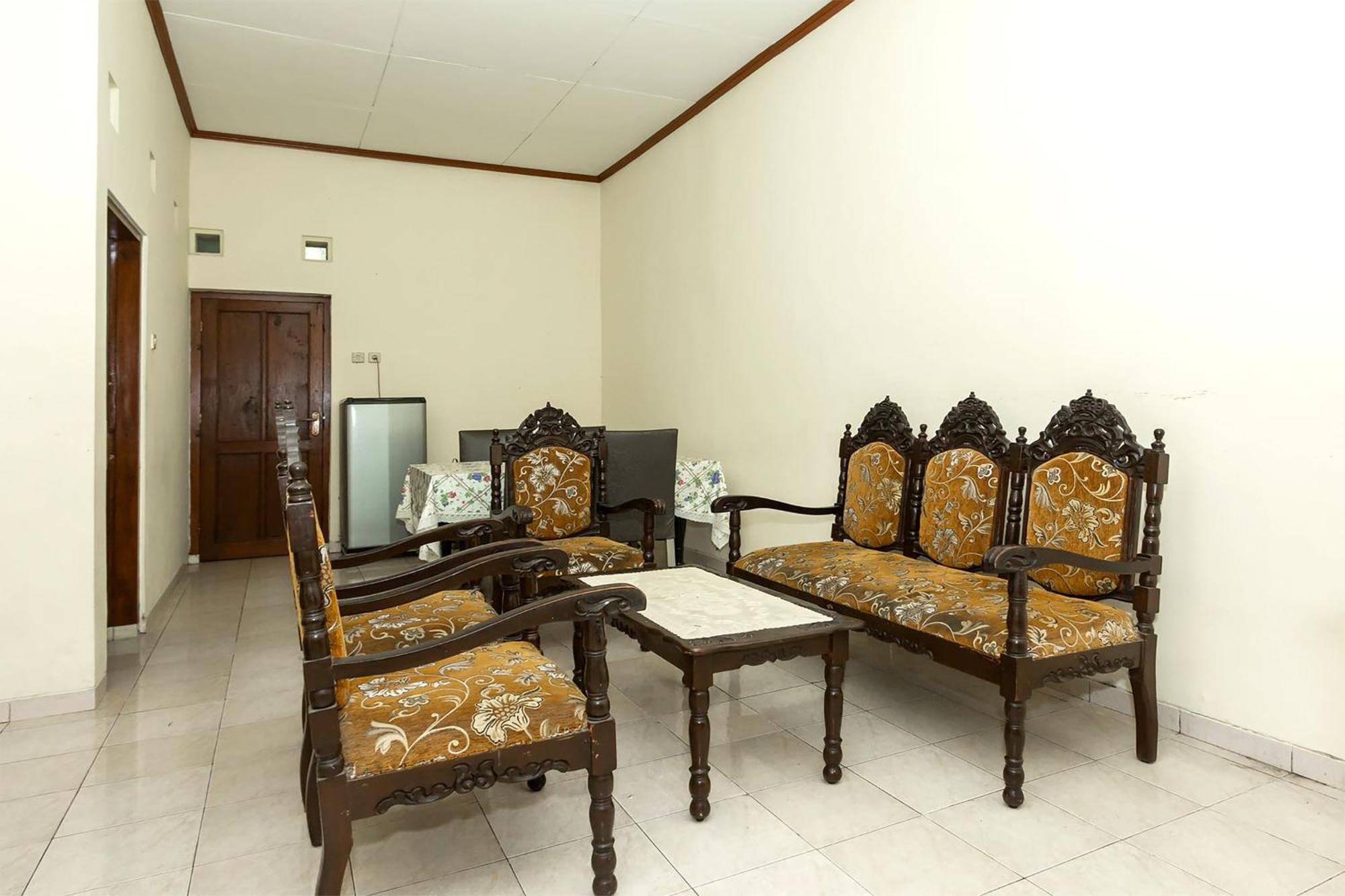 Super Oyo 1150 Omah Ladrang Hotel Kejayan Exterior foto